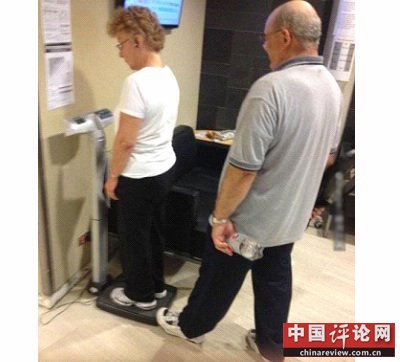 晚间版：养个这样的儿子有何用？