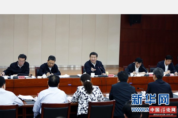 这是5月9日,习近平在河南省兰考县出席指导县委常委班子专题民主生活会。新华社记者 鞠鹏 摄 这是5月9日,习近平在河南省兰考县出席指导县委常委班子专题民主生活会。新华社记者 鞠鹏 摄