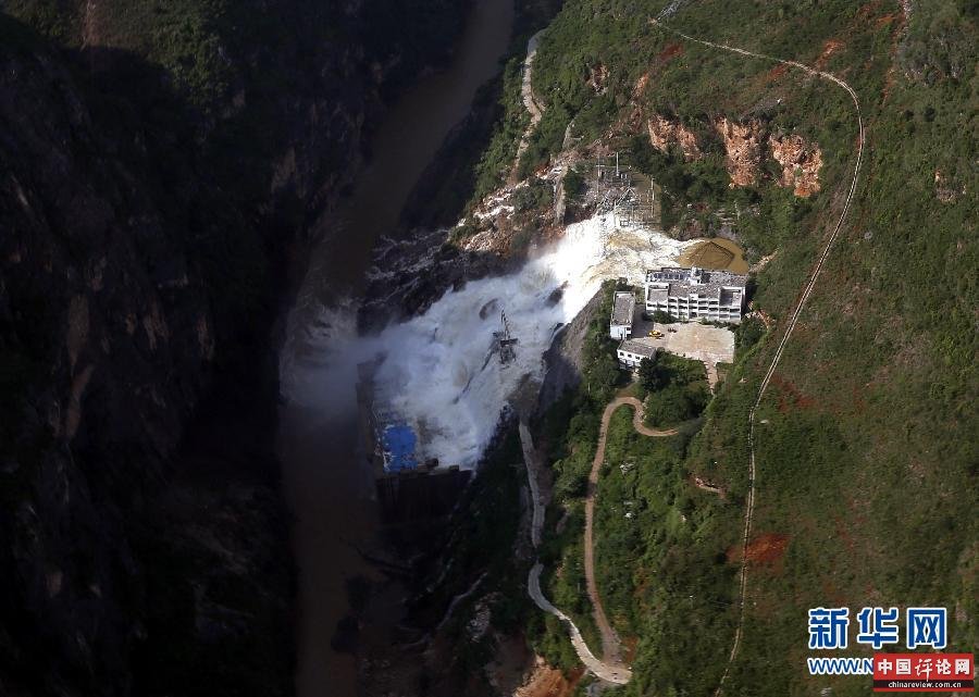 #（鲁甸地震）（6）空军再次组织直升机航拍牛栏江堰塞湖
