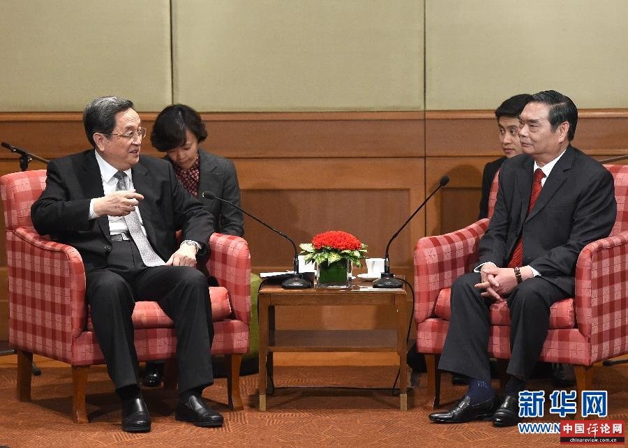12月25日至27日,中共中央政治局常委、全国政协主席俞正声对越南进行正式访问。这是12月25日,俞正声在河内会见越共中央书记处常务书记黎鸿英。 新华社记者刘建生摄 12月25日至27日,中共中央政治局常委、全国政协主席俞正声对越南进行正式访问。这是12月25日,俞正声在河内会见越共中央书记处常务书记黎鸿英。 新华社记者刘建生摄