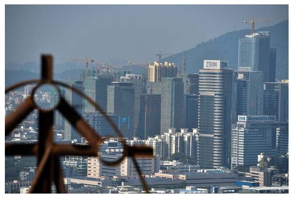 解码深圳：一个超大城市的困扰和突围