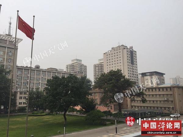 北京今天阴转中雨天气闷热 周末降温