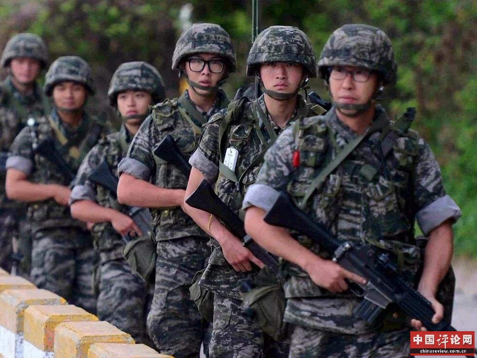 军人不能说是一个很“娘”的职业吧，但韩国70%的男兵都使用化妆品