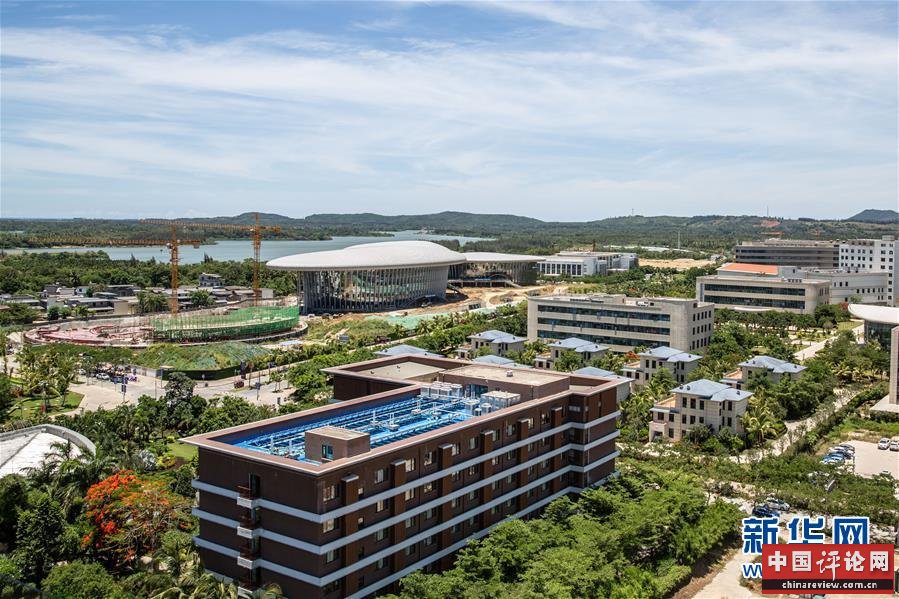 （在习近平新时代中国特色社会主义思想指引下——新时代新作为新篇章·习近平总书记关切事·图文互动）（13）感受开放新魅力——海南自由贸易港建设开局观察