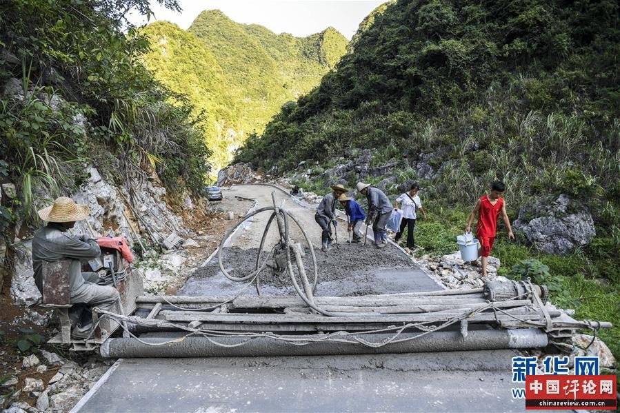 (新华全媒头条·图文互动)(4)“石山王国”筑路记