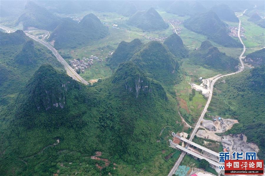(新华全媒头条·图文互动)(11)“石山王国”筑路记