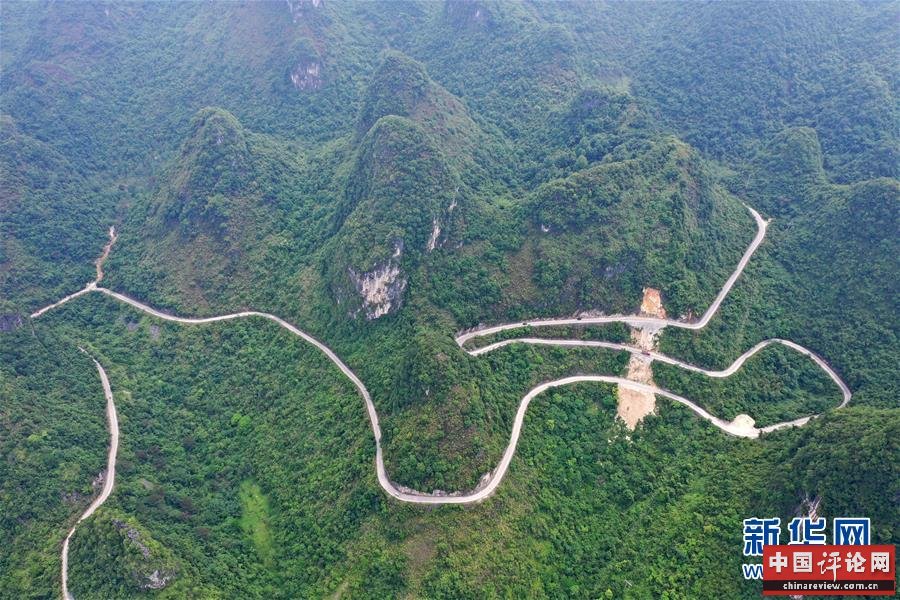 (新华全媒头条·图文互动)(2)“石山王国”筑路记