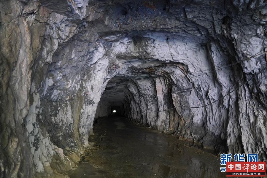 (新华全媒头条·图文互动)(8)“石山王国”筑路记