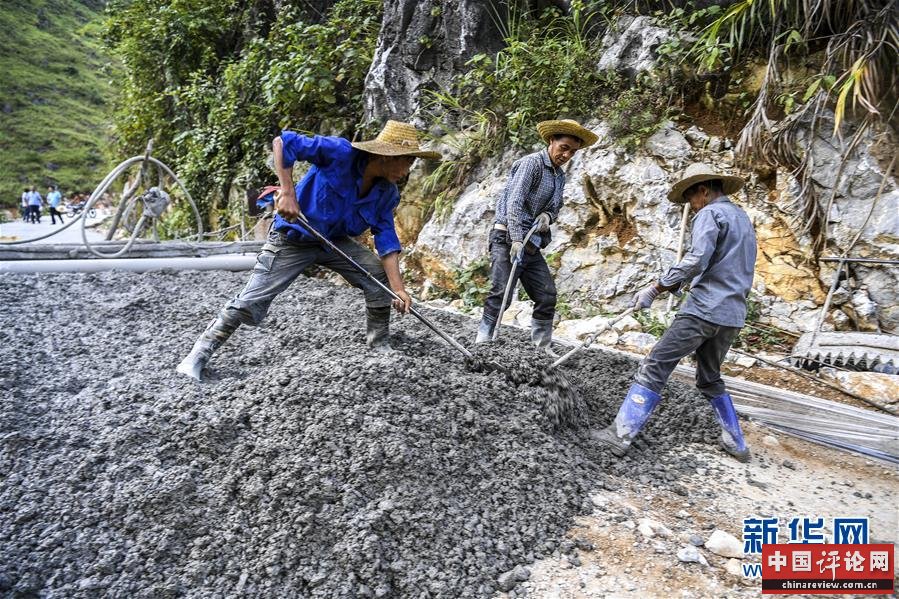 (新华全媒头条·图文互动)(3)“石山王国”筑路记
