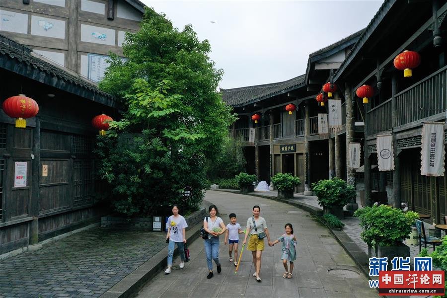 (新华全媒头条·两会特别观察·图文互动)(2)蓝图已绘就,你我怎么“拼”?——从全国两会看“十四五”新图景